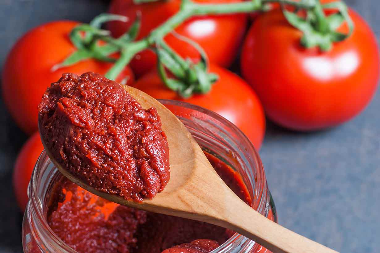 Discover the benefits of Canned Tomato Paste, including quality, shelf life, storage tips, packaging options, and wholesale purchasing.